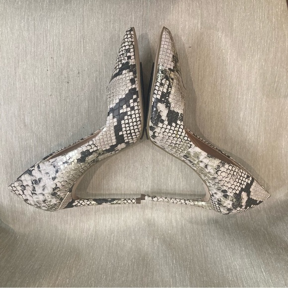 STEVE MADDEN Sz 7 Vala In  Snake Gold Pointy Toe Slip On Stilettos Heels Pumps - Picture 7 of 10